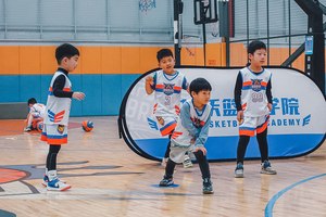 小学生篮球初学者应怎么训练?